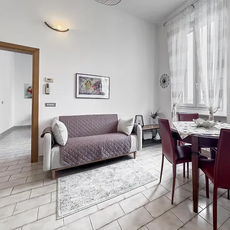 Realkasa Carracci Apartman *
