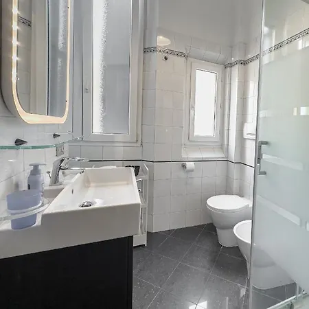 Realkasa Carracci Apartment