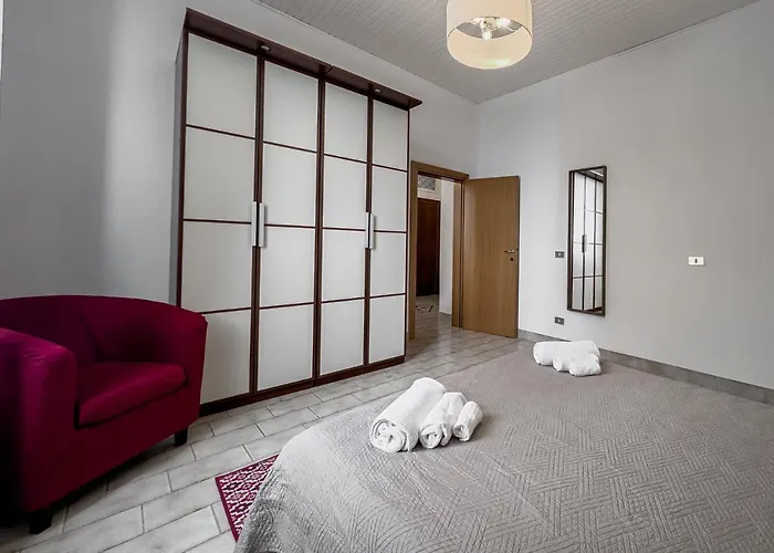 Realkasa Carracci بولونيا