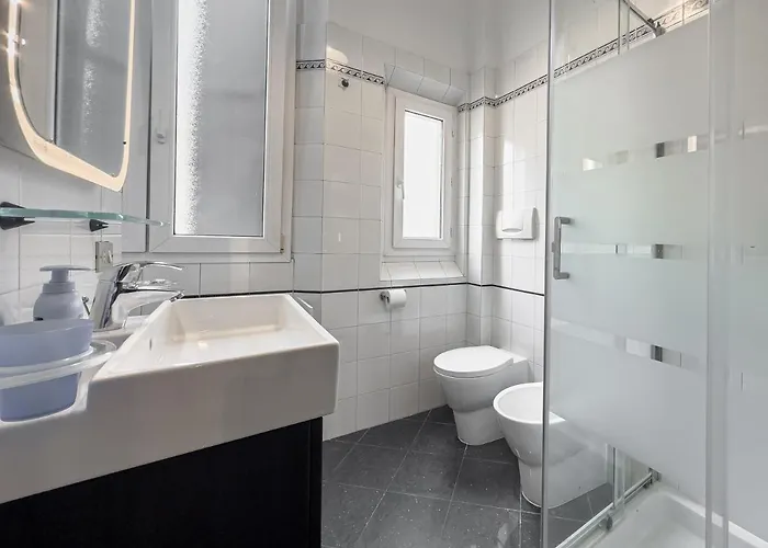 Realkasa Carracci بولونيا